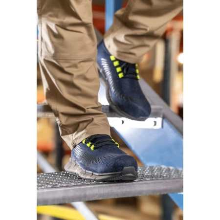 Półbuty bezpieczne z podnoskiem kompozytowym DEDRA BH9M82AV-42, sportowy krój, rozm.42, kat. S1 SRC