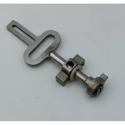 #02 uchwyt brzeszczotu do wyrzynarki DED7966