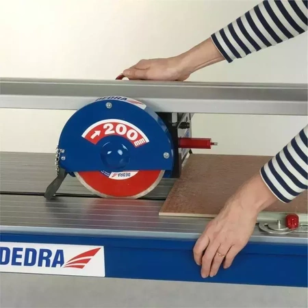 Przecinarka do glazury, maszyna do cięcia DEDRA DED7827 800W tarcza 200mm dł. cięcia max 650mm, głowica przesuwna