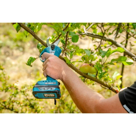 Sekator akumulatorowy 18V DEDRA SAS+ALL DED7177, grubość cięcia 25-30 mm