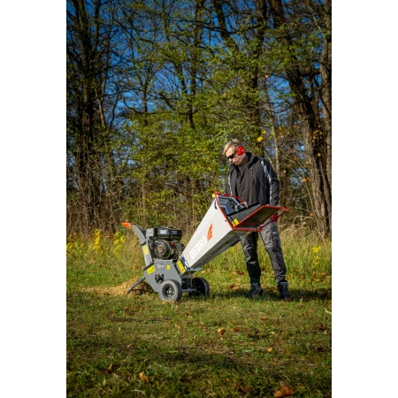 Rozdrabniacz spalinowy do gałęzi DEDRA DED8684, silnik LONCIN 5,5 KM , średnica cięcia 10 cm