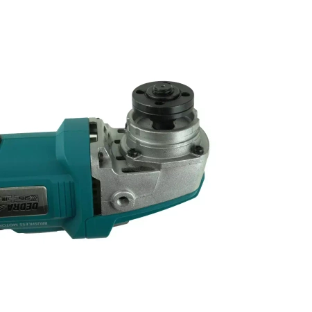 Zestaw elektronarzędzi akumulatorowych: szlifierka kątowa bezszczotkowa DED7151, akumulator DED7034, ładowarka DED7038